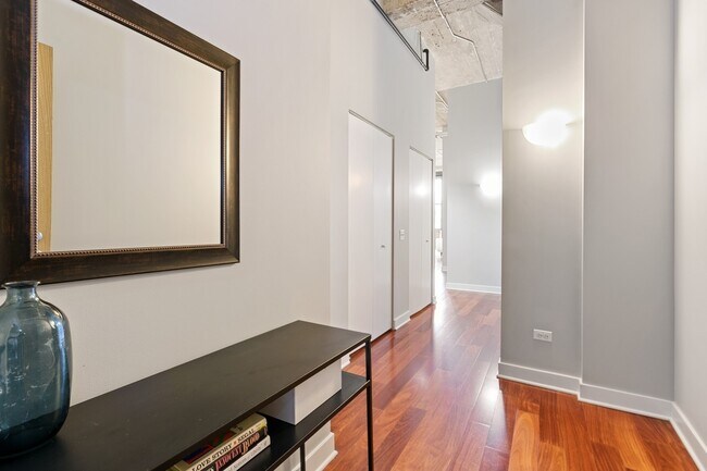 Foto del edificio - 320 E 21st St