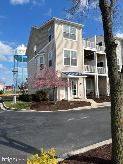 Primary Photo - 401 Seaway Ln