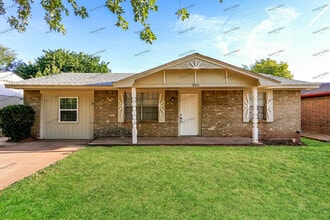 Building Photo - 335 E Hillcrest Ln