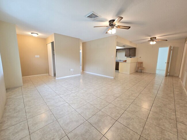 Building Photo - 4040 Fleet Ln