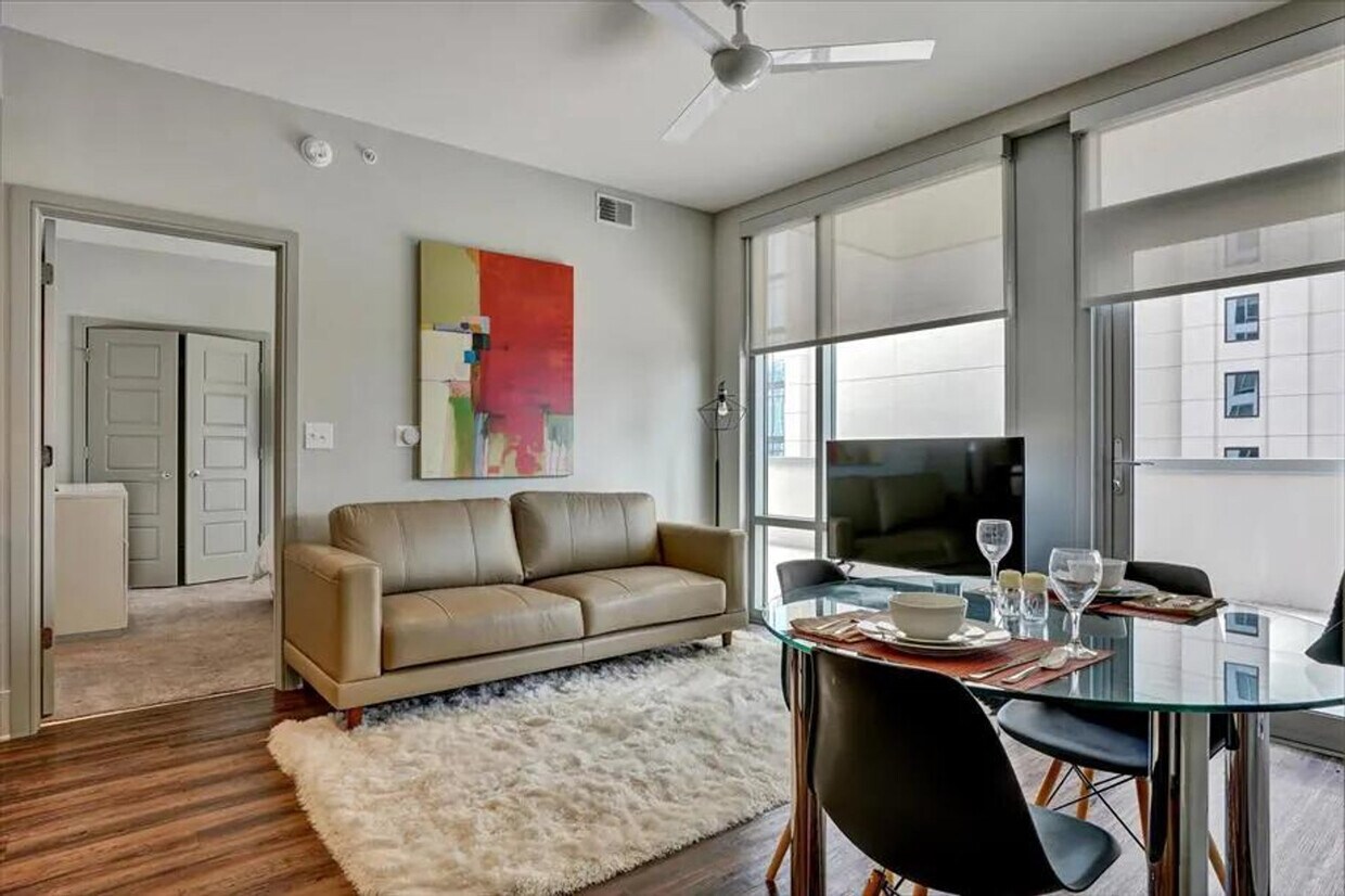 Foto principal - 3005 Peachtree Rd NE