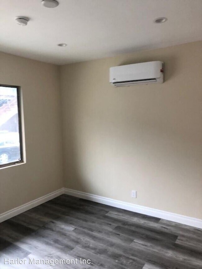 Foto del edificio - 15022-15028 Dickens St