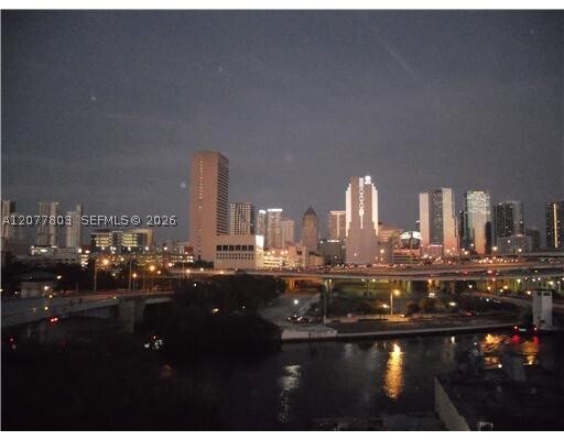 Foto del edificio - 10 SW South River Dr