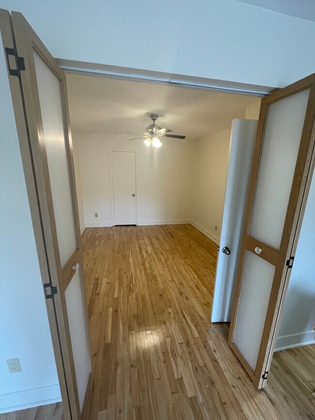 2110 Beaconsfield Av Unit 3, Montréal, QC H4A 2G6 Apartments 2110 Beaconsfield Av Montréal, QC