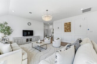 Building Photo - 30843 Boxwood Dr