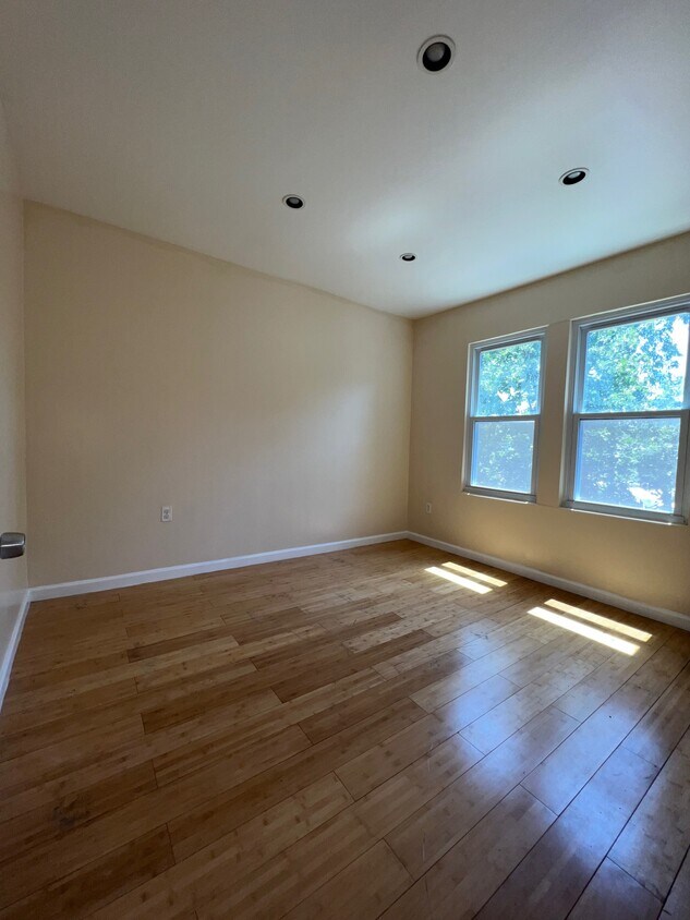 10406 Rockaway Blvd Unit 2, Ozone Park, NY 11417 Apartments in Ozone