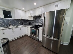4 Elliottglen Dr