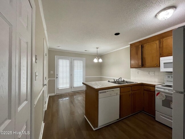 Foto del edificio - 1113 Grovemont Dr