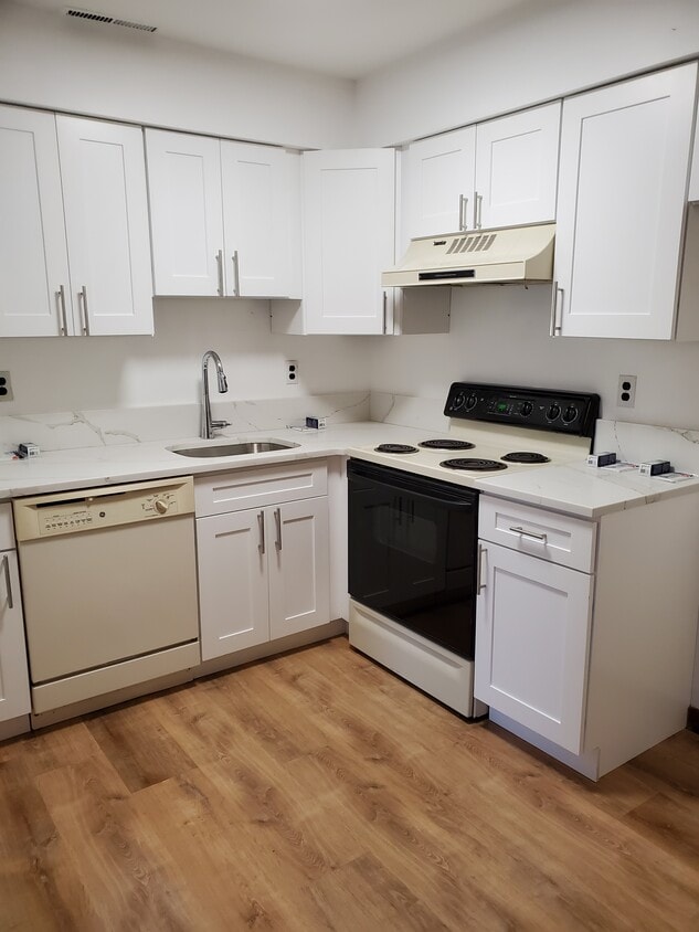 Primary Photo - 71 Aiken St