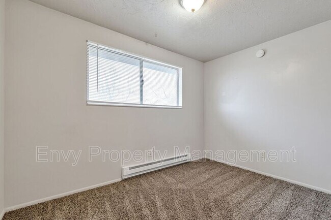 Building Photo - 5194 1950 W St