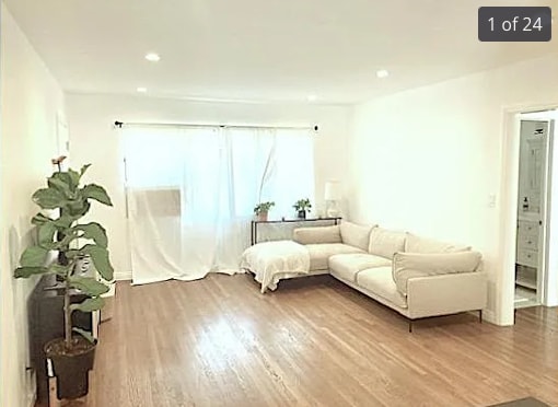 Building Photo - 916 N Sweetzer Ave