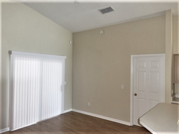 Building Photo - 623 Buckingham Dr