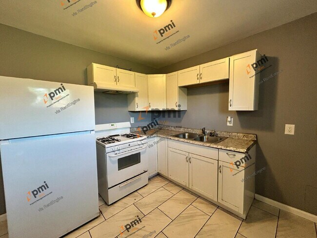 Foto del edificio - 2166 Wisconsin St