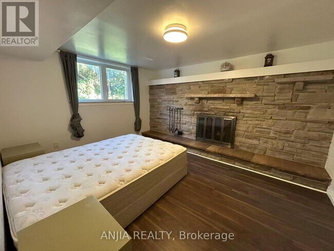 Building Photo - 500 Huntingwood Dr