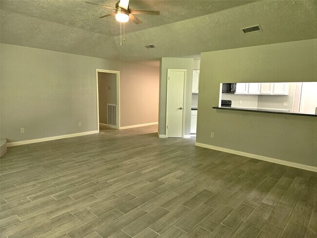 Foto del edificio - 17135 Hewing Dr
