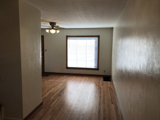 Building Photo - 2601 Forest Dr