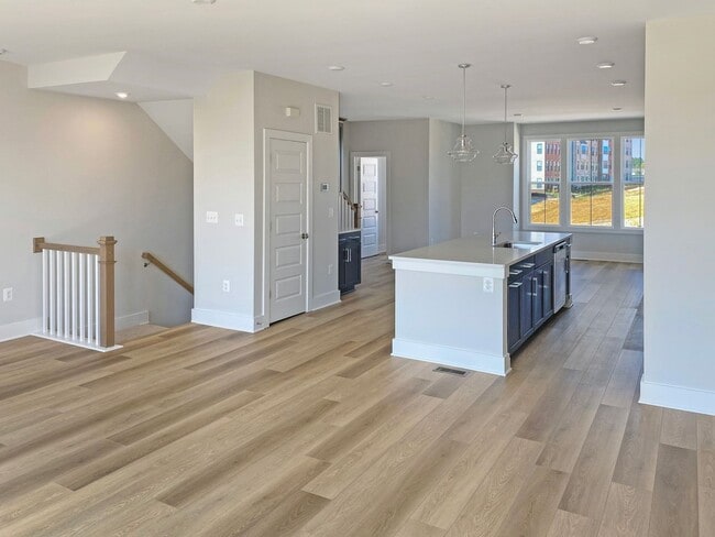 Building Photo - Luxurious 4 Bed/3.5 Bath Home in Short Pum...