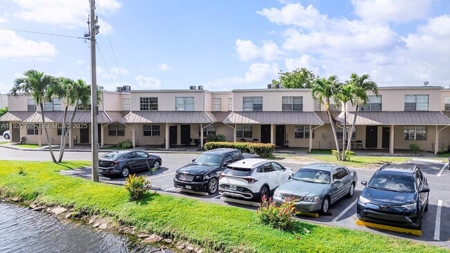 Foto del edificio - 4100 NW 16th Ave