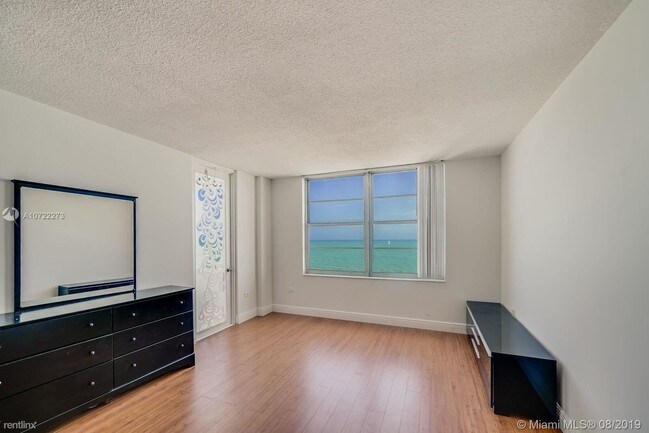 Building Photo - 5555 Collins Ave