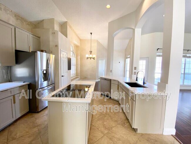Building Photo - 5507 Stonehenge Dr