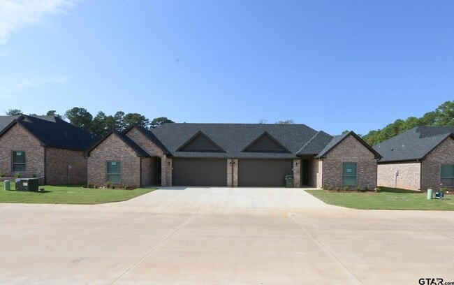 Building Photo - 10243 County Rd 135
