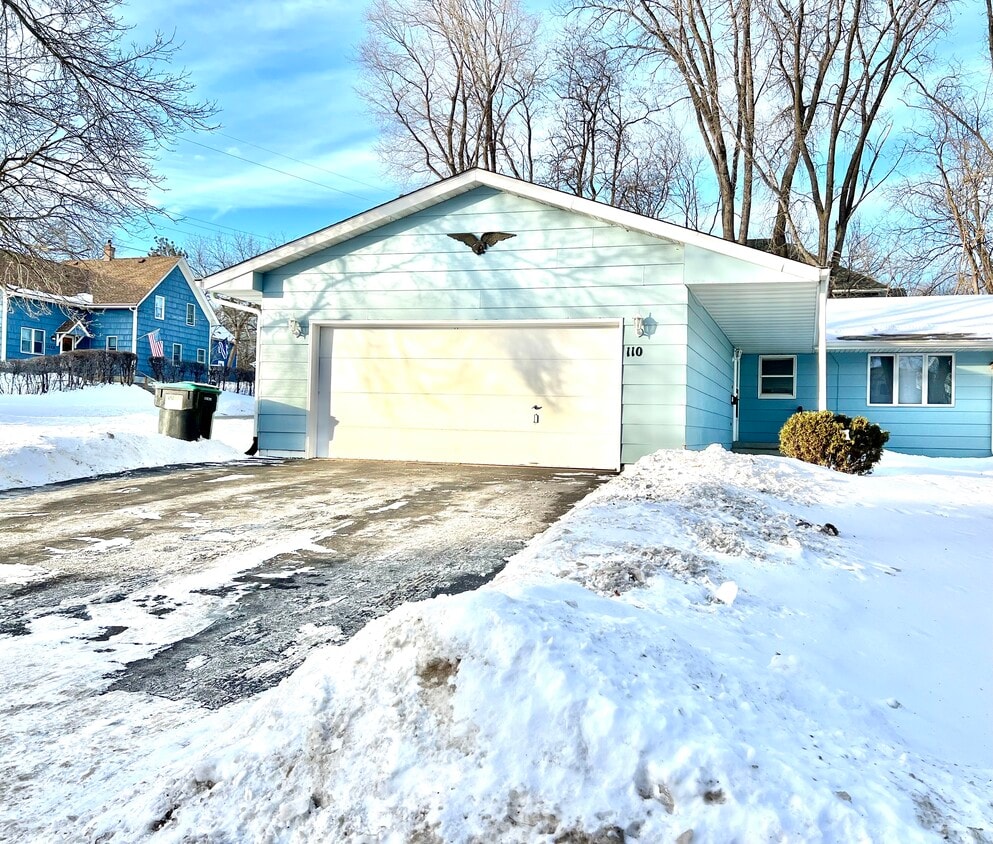 110 Stillwater Ave W, Stillwater, MN 55082 House Rental in Stillwater