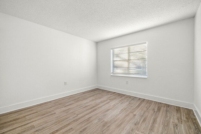 Building Photo - Skye Oaks