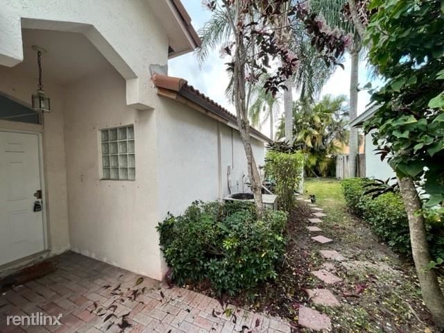 Building Photo - 3 br, 2 bath House - 1228 NW 170th Ave # 1228
