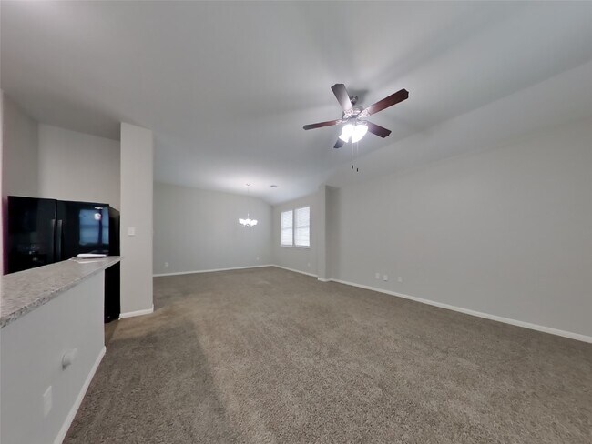 Foto del edificio - 15607 Jackie Robinson Rd