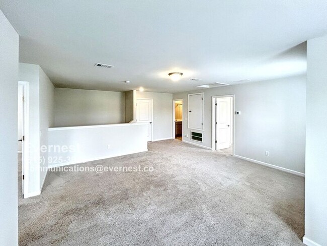 Foto del edificio - 517 Samuel Lee Ln
