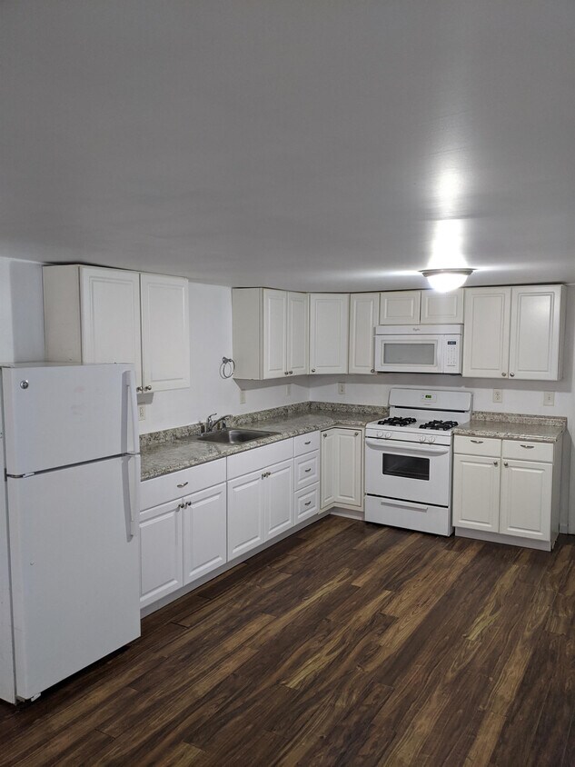 119 N Portland Ave, Ventnor City, NJ 08406 Townhouse for Rent in