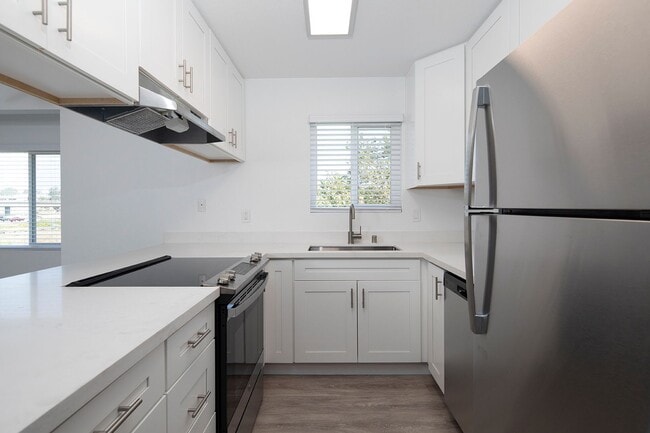 Interior Photo - Golden Pacific Apartments