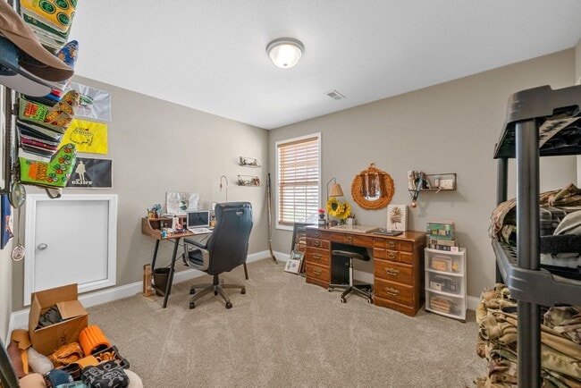 Building Photo - Modern Home in The Quarry Subdivision!