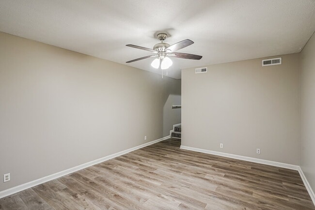 Building Photo - 1043 Tom Hailey Blvd