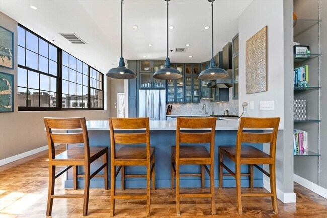 Foto del edificio - 64 E Brookline St