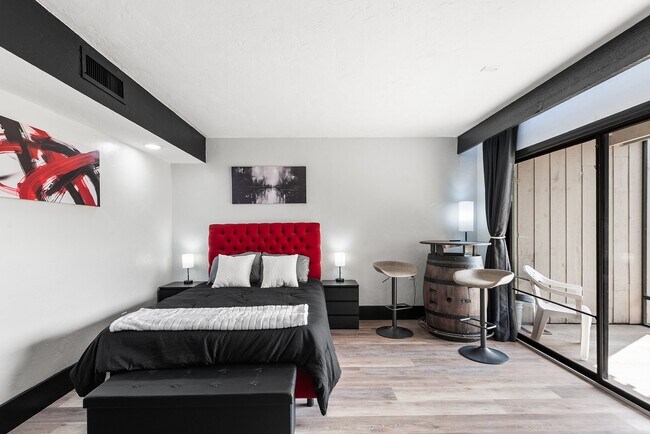 Foto del edificio - 5062 Sherwood Ln