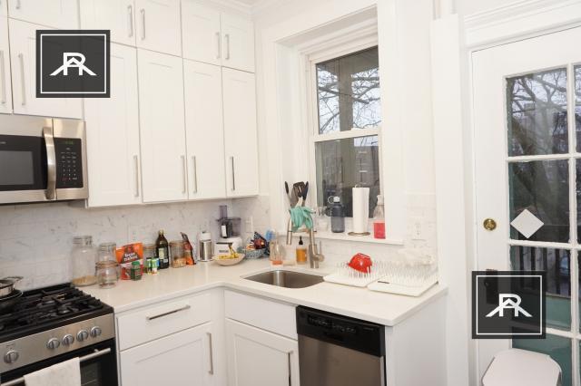 Foto del edificio - 2 bedroom in Brookline MA 02446