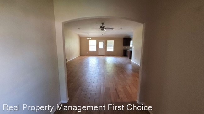 Building Photo - 3 br, 2 bath House - 616 Ridge Point