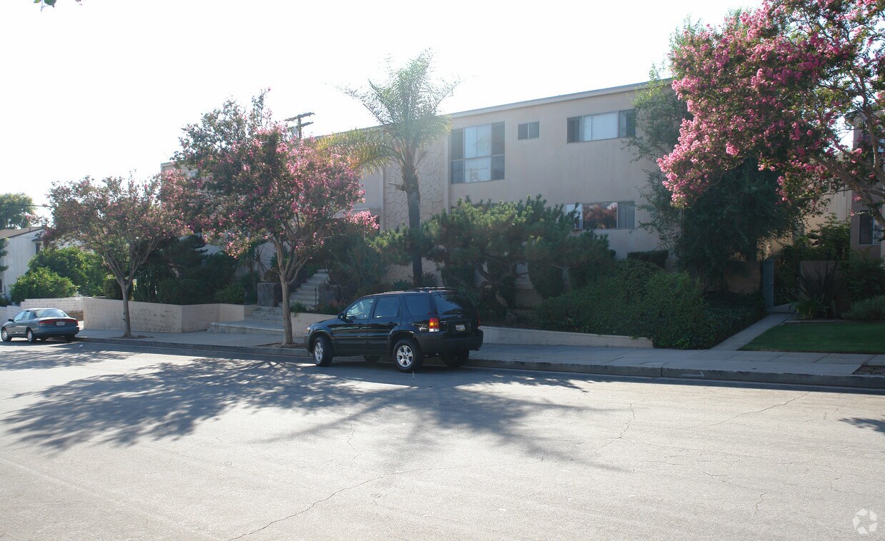 Building Photo - 309 Cornell Dr