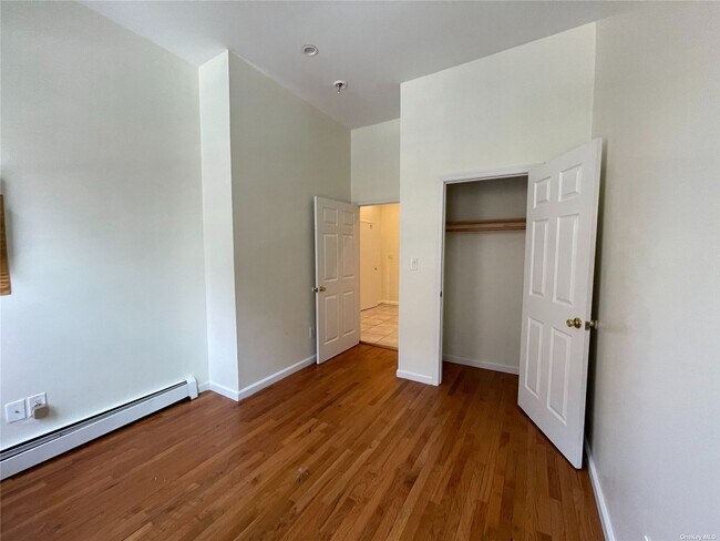Building Photo - 2058 Arthur Ave