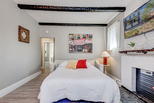 Building Photo - 1441 N Humboldt St