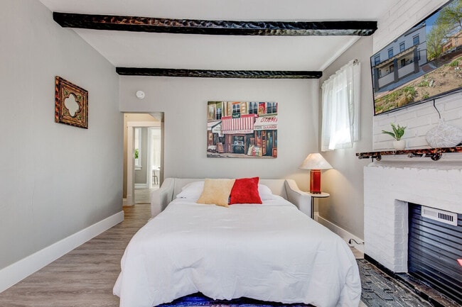 Building Photo - 1441 N Humboldt St