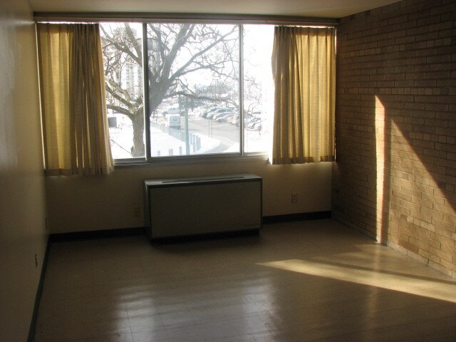 Building Photo - 200 High Ave SW