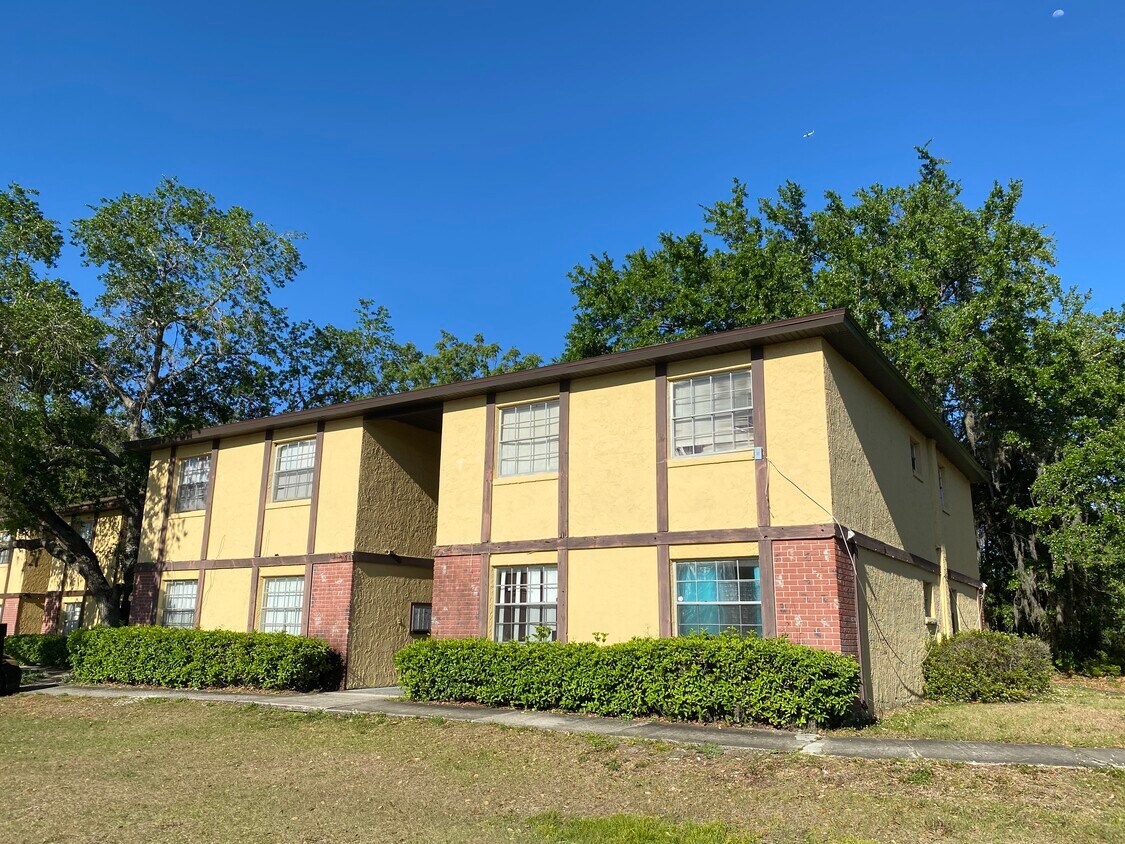 Primary Photo - 12081 Napiers Cir