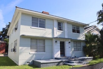 Building Photo - 1313 Lasalle St