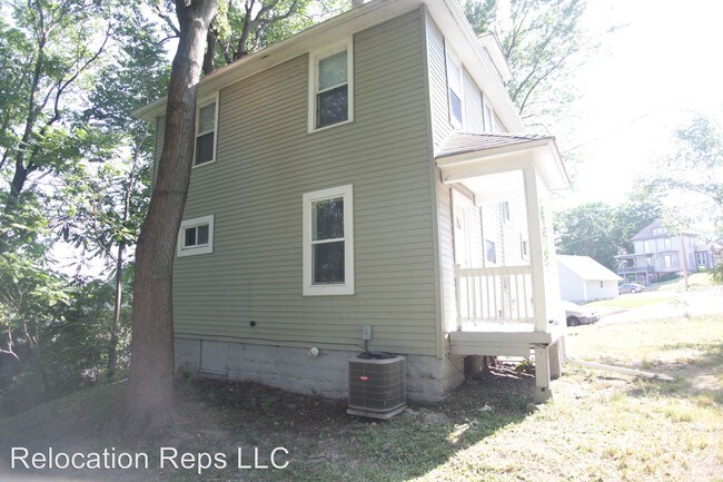 Building Photo - 3 br, 1 bath House - 611 Grand Ave.