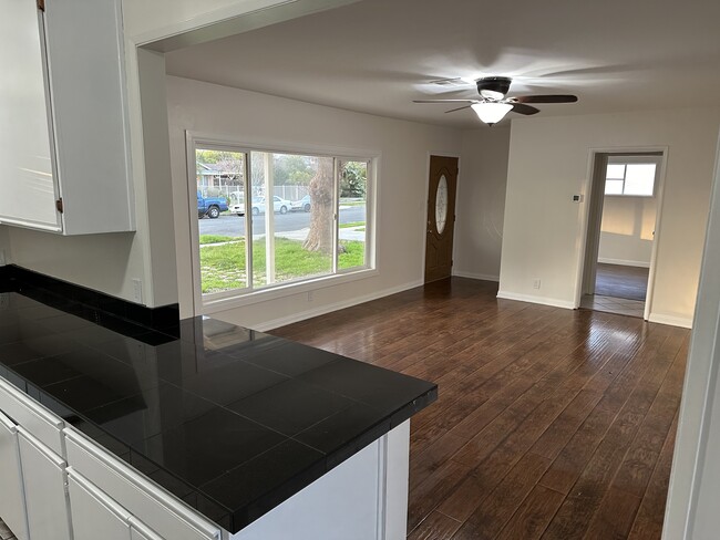 Building Photo - 10830 Burnet Ave