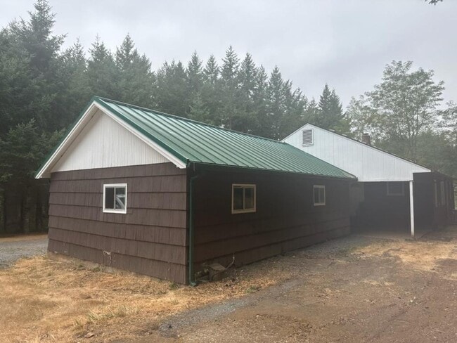 Building Photo - 2-bedroom 1 bath House