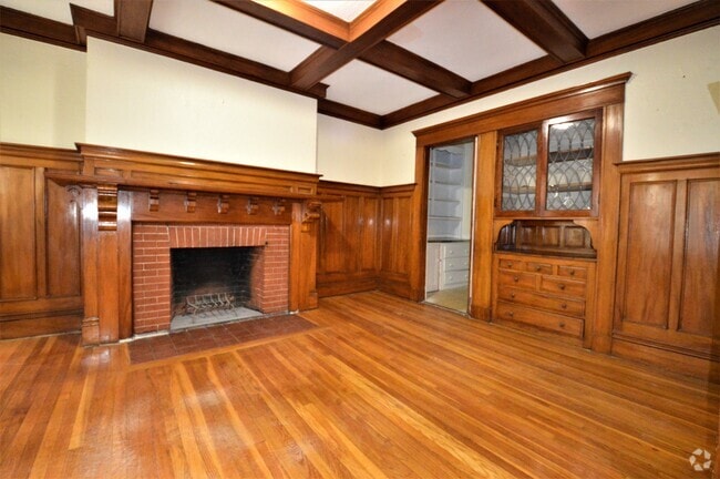 Building Photo - 141 Fuller St