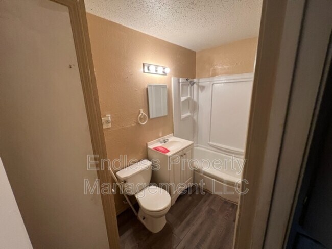 Foto del edificio - 6412 Camille Ave